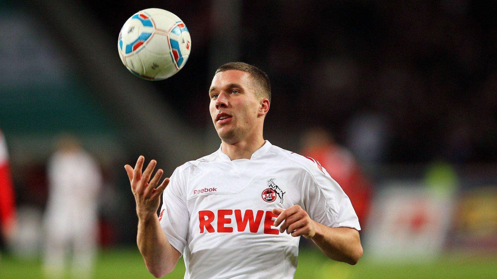 朱婷代言广告大片上线引热议,朱婷新代言