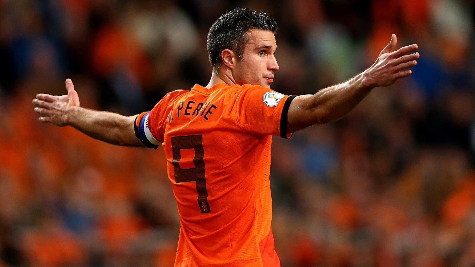 米兰体育APP-杨鸣谈质疑 球员们充满斗志，杨鸣主帅挑战